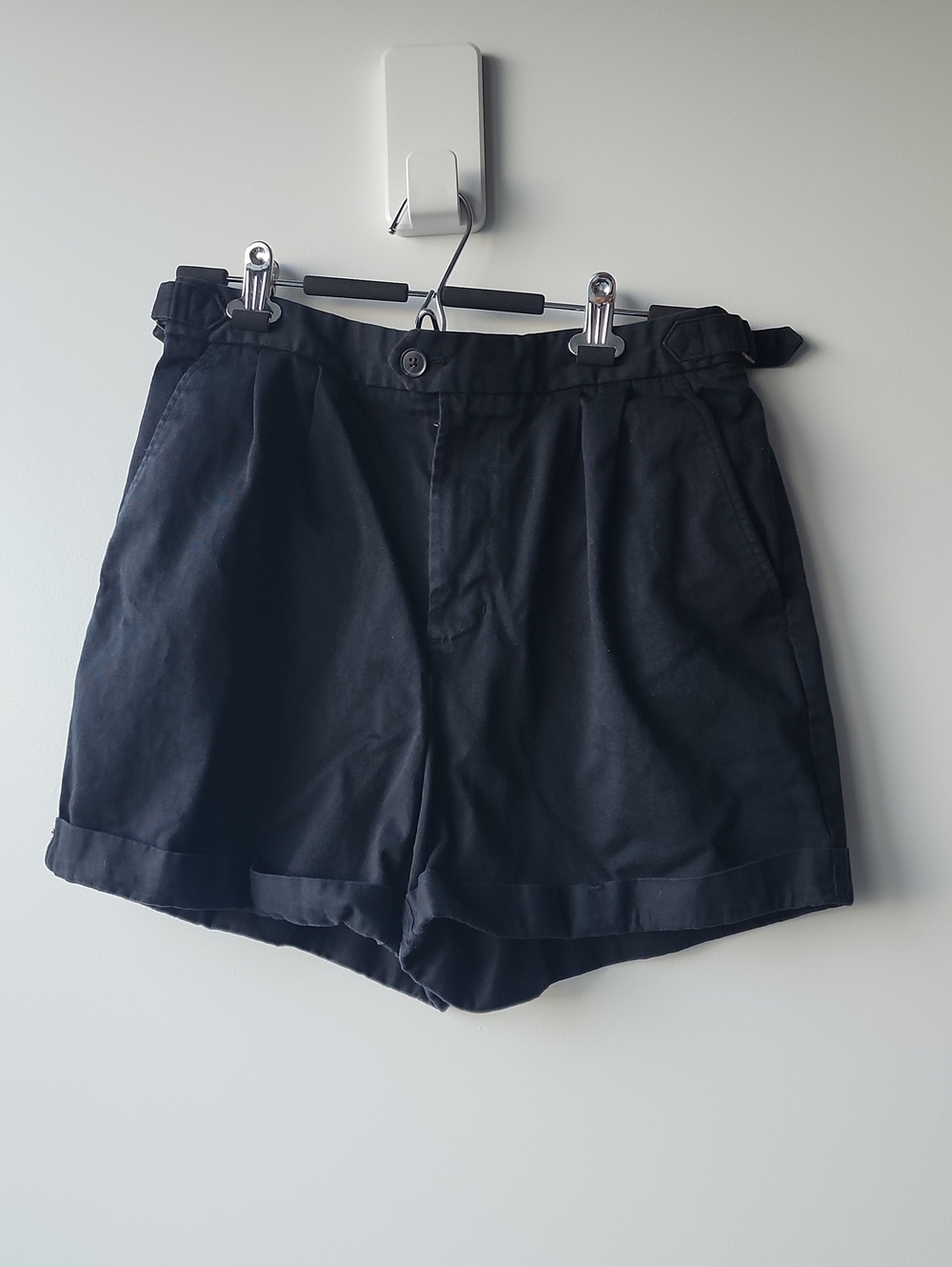 Banana Republic Adventure Pleated 100% Cotton Shorts